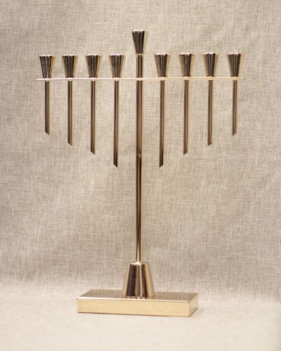 8989.jpg חנוכיה מפרש זהב – תמונה 1